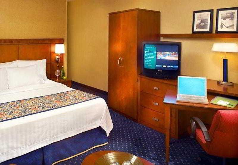 Comfort Inn & Suites Arlington Heights - Buffalo Grove Quarto foto